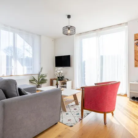 Le Pied-a-terre - A 200m דירה